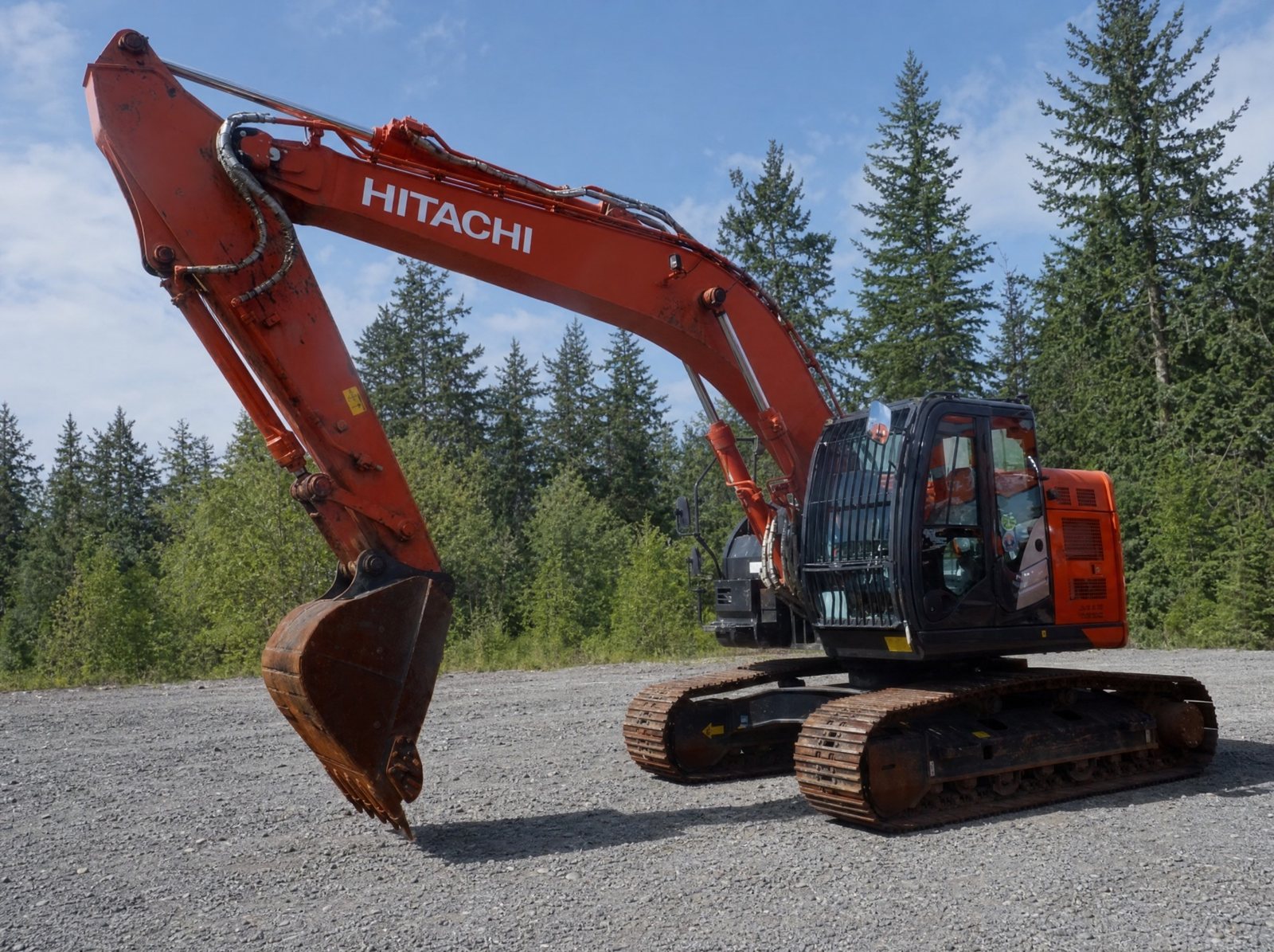 Hitachi ZX225US-6 — FEM photo 1