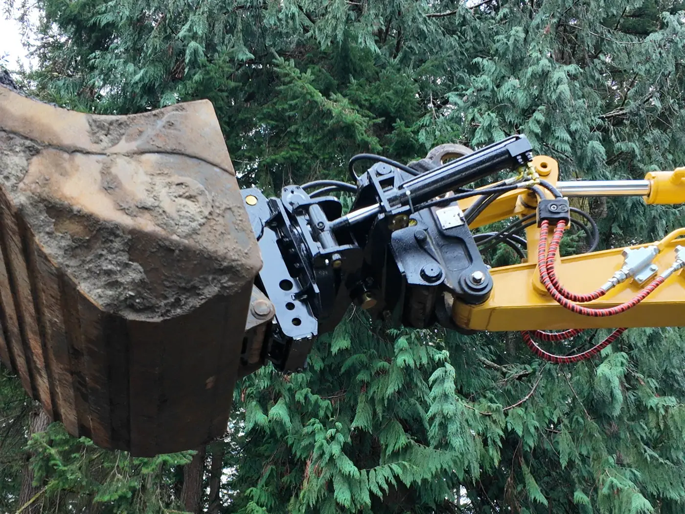 Universal Tilt Rotating Coupler